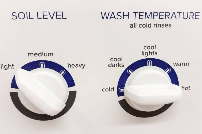 Select washing cycle and water temperature