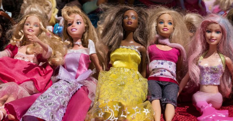 Do Barbie Clothes Fit Elves On The Shelf?